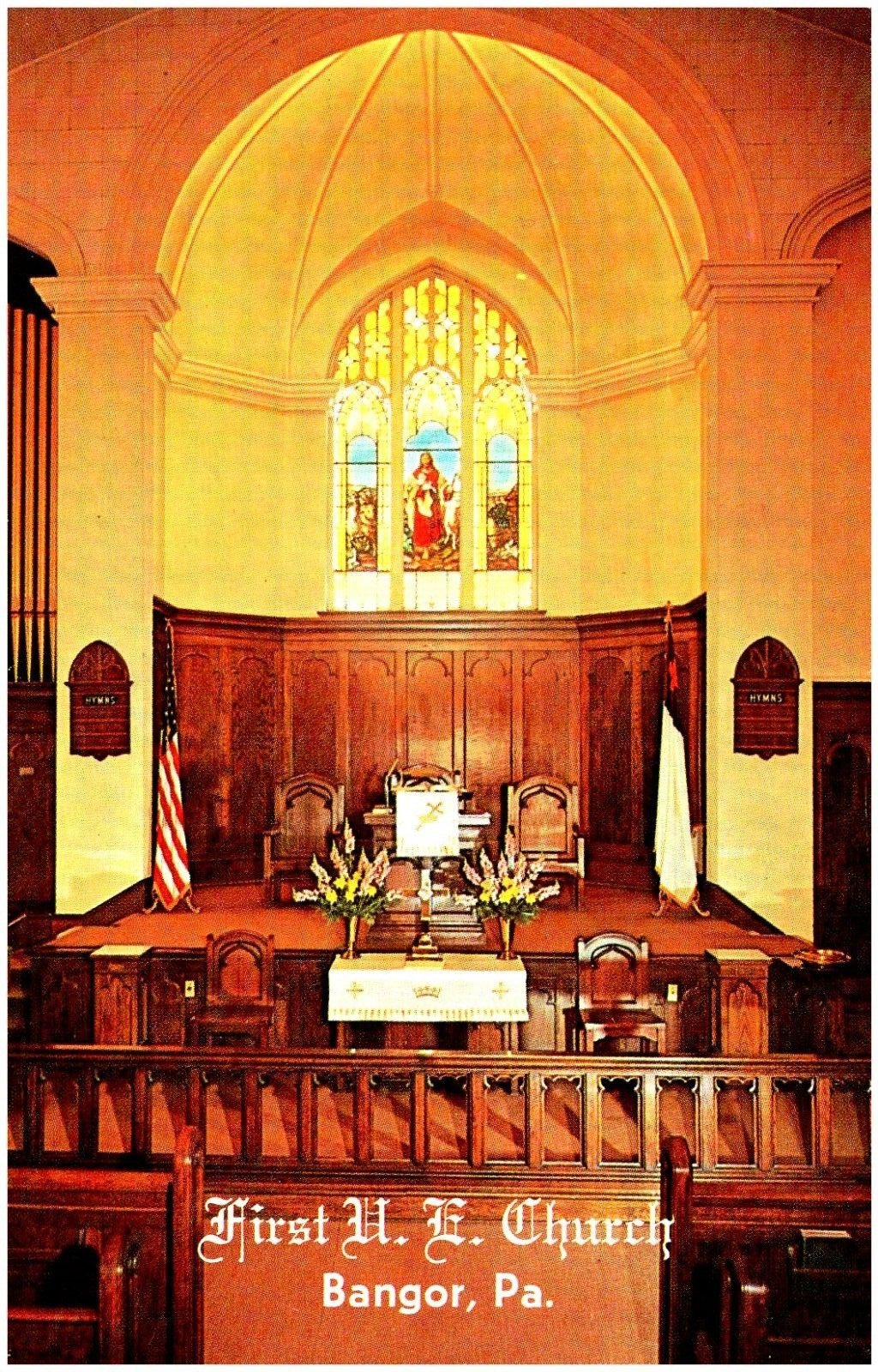 Postcard  First U.E. Church, Bangor PA., Interior, Altar