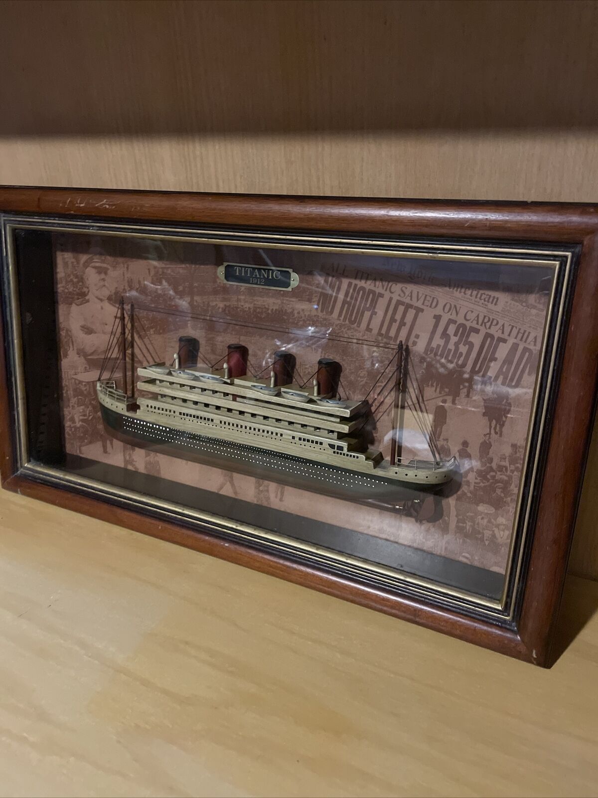Vintage Titanic 1912 3D Shadow Box Ship on Glass Display Case 