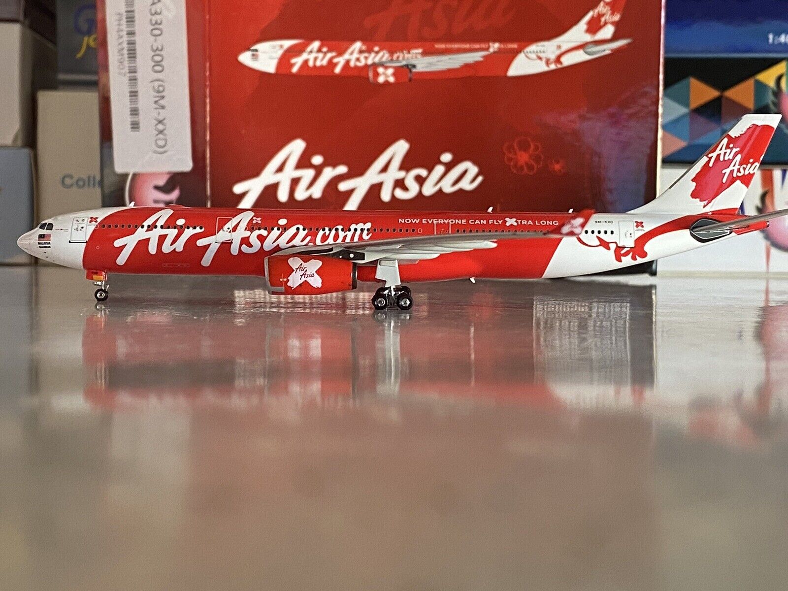 Phoenix Models AirAsia X Airbus A330-300 1:400 9M-XXD PH4AXM907