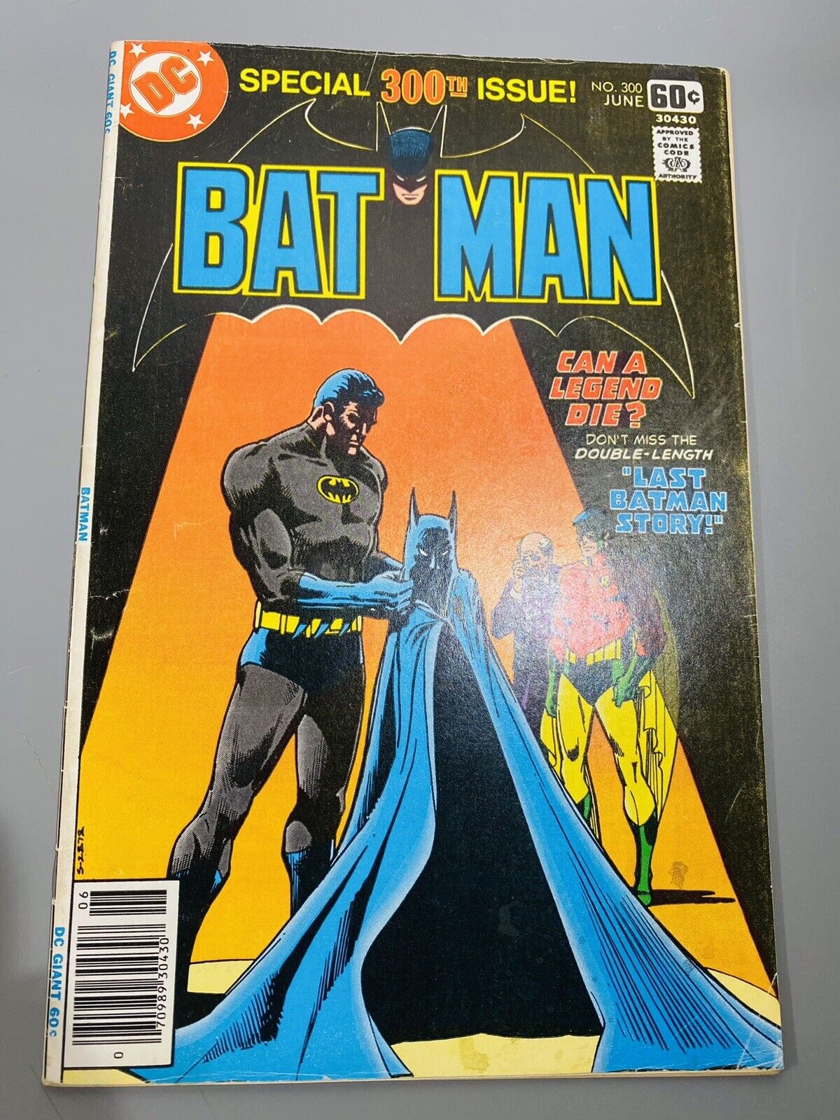 Batman #300 (DC 1978) -Glossy, Flat - 1st Print