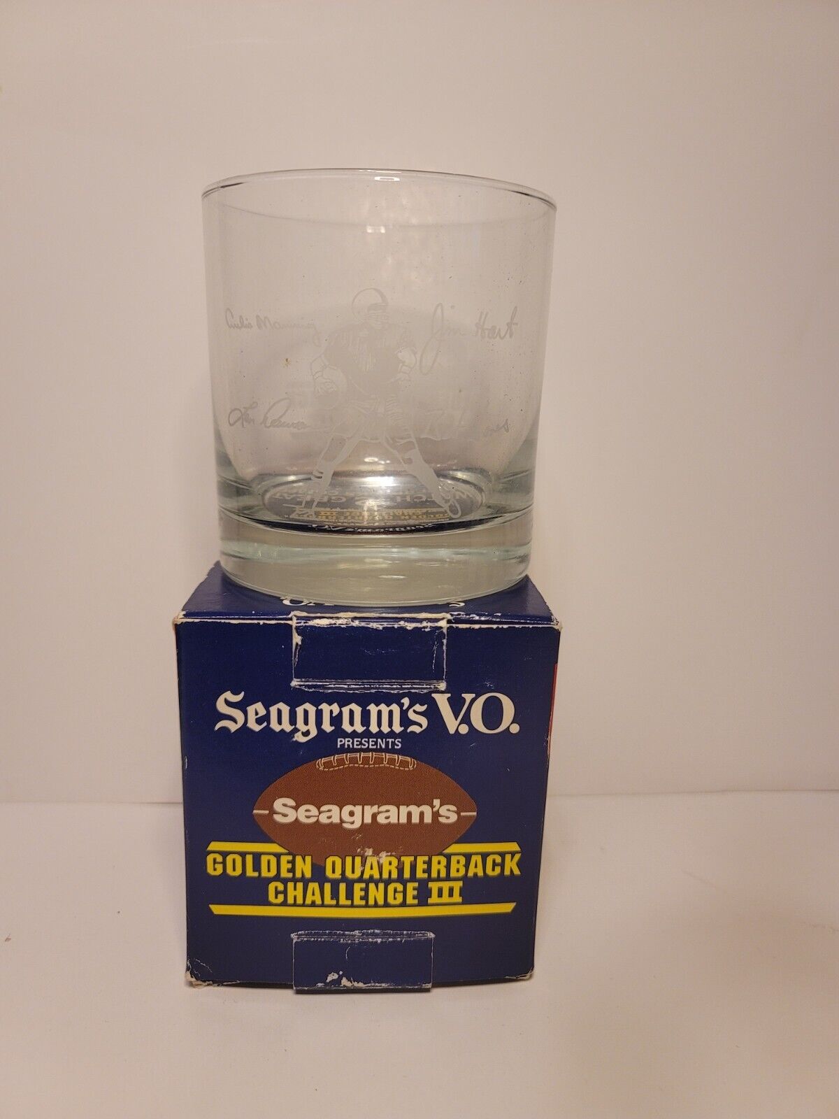 Seagram\'s V.O. Golden Quarterback Challenge Glass - New in Box