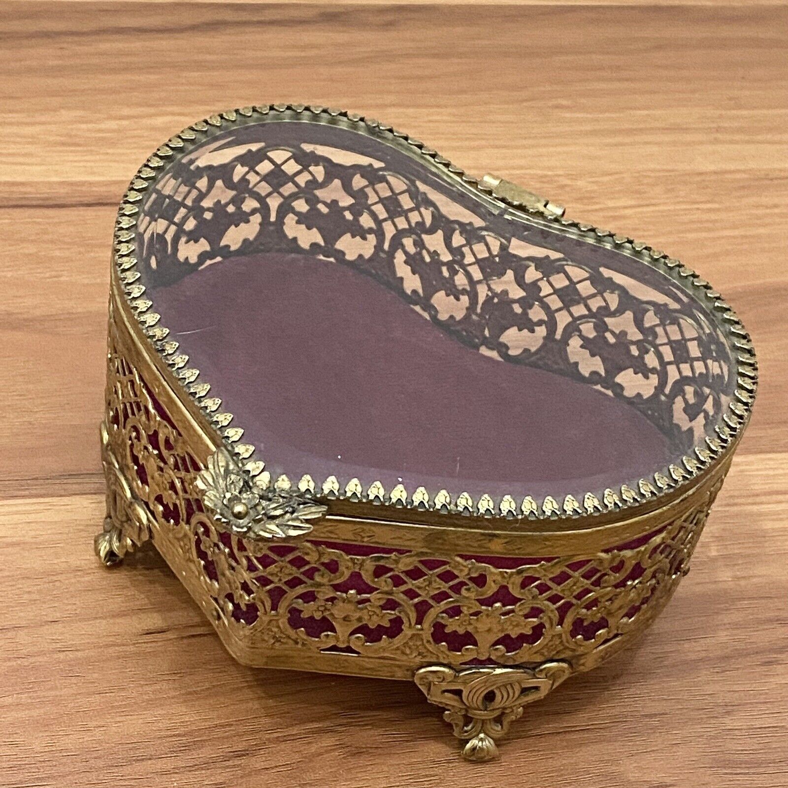 Vintage MATSON Stylebuilt Filigree Ormolu Gold Plated Beveled Heart Jewelry Box