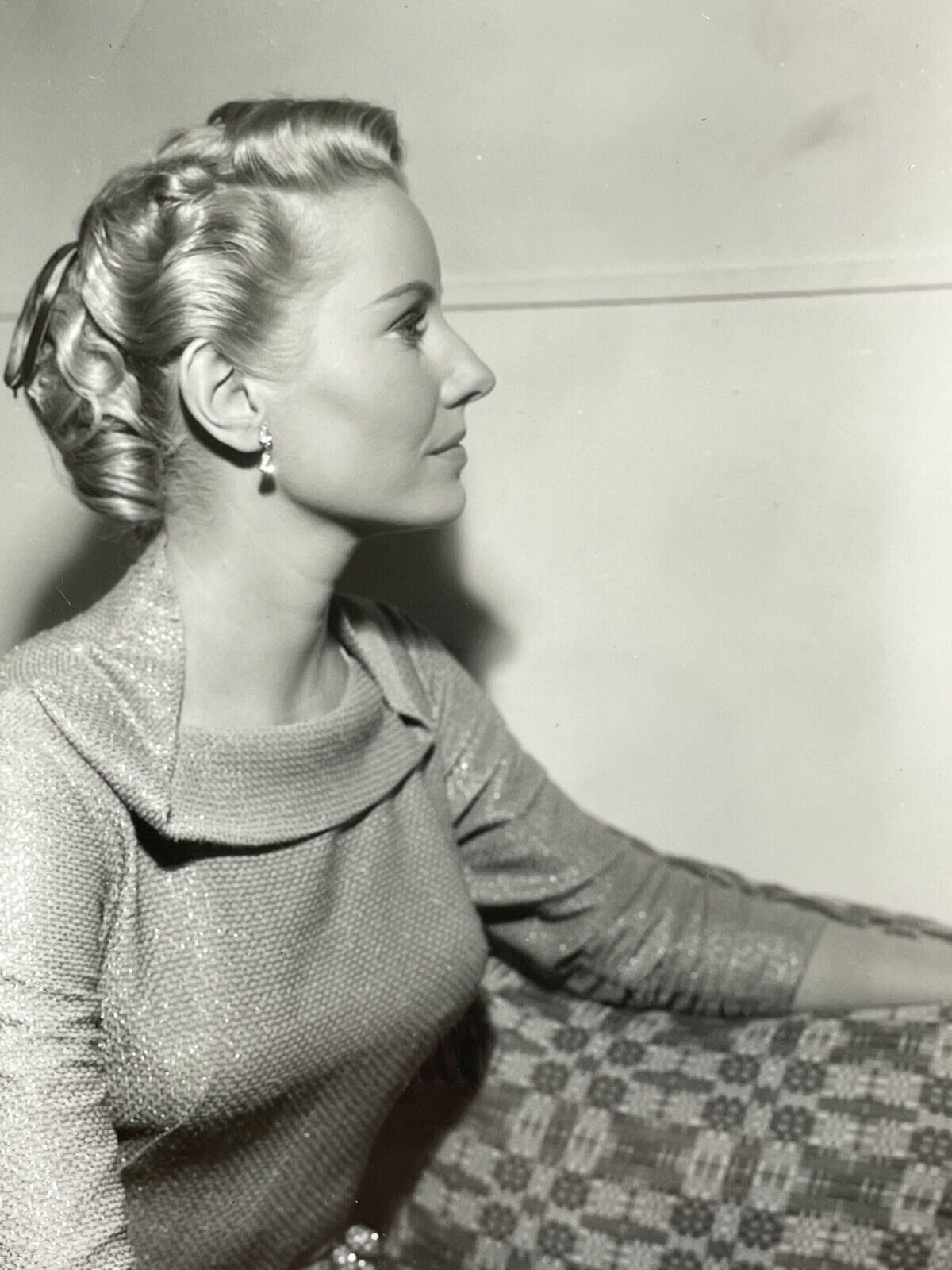 P6 Photograph Beautiful Blonde Actress Profile Makeup Hair Production Photo