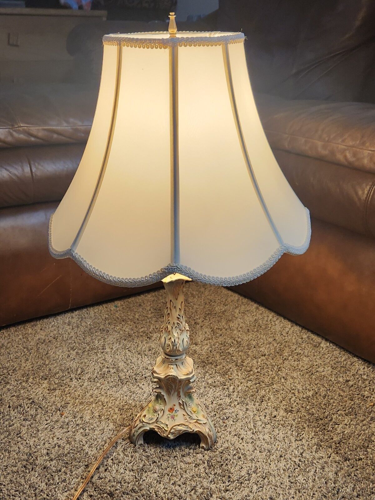 CAPODIMONTE REGENCY STYLE FLORAL CERAMIC TABLE LAMP 