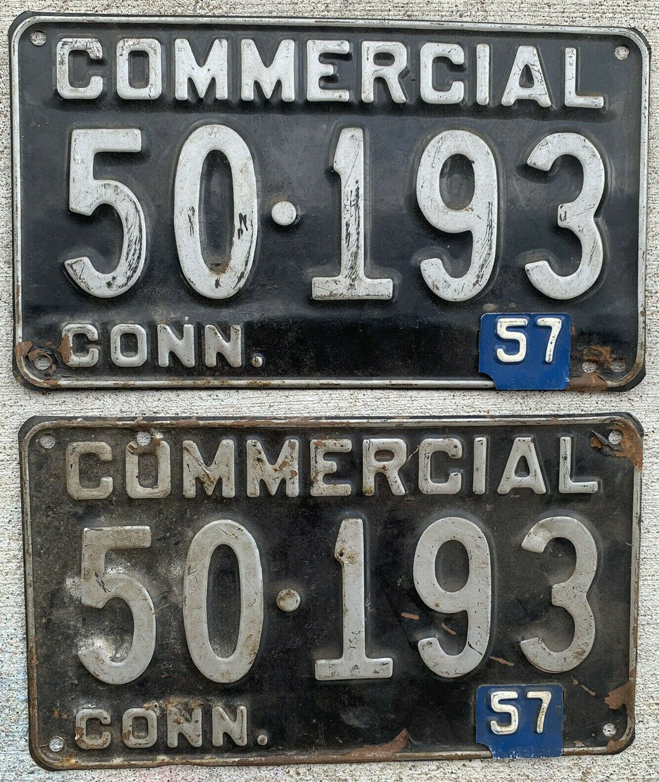 VINTAGE 1957 CONNECTICUT LICENSE PLATES PAIR COMMERCIAL 50193