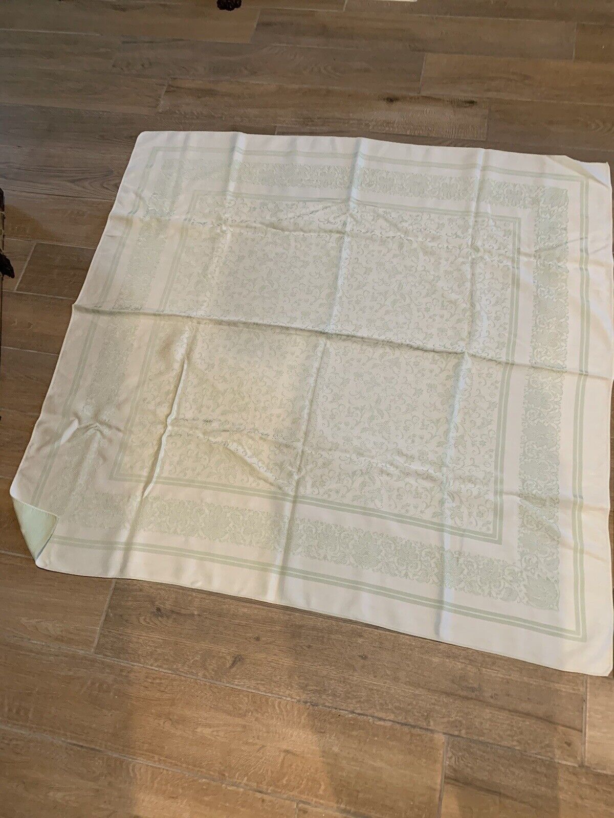 Beautiful Pastel Green Embroidered 46” x 46” Table Cloth With 6 Matching Napkins