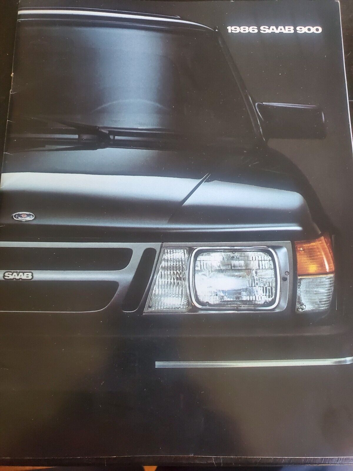 Original 1986 Saab 900 Deluxe Sales Brochure 86