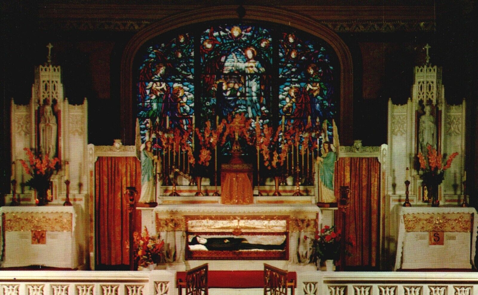 Postcard NY New York City Altar Chapel of St Frances Xavier Cabrini PC J5038