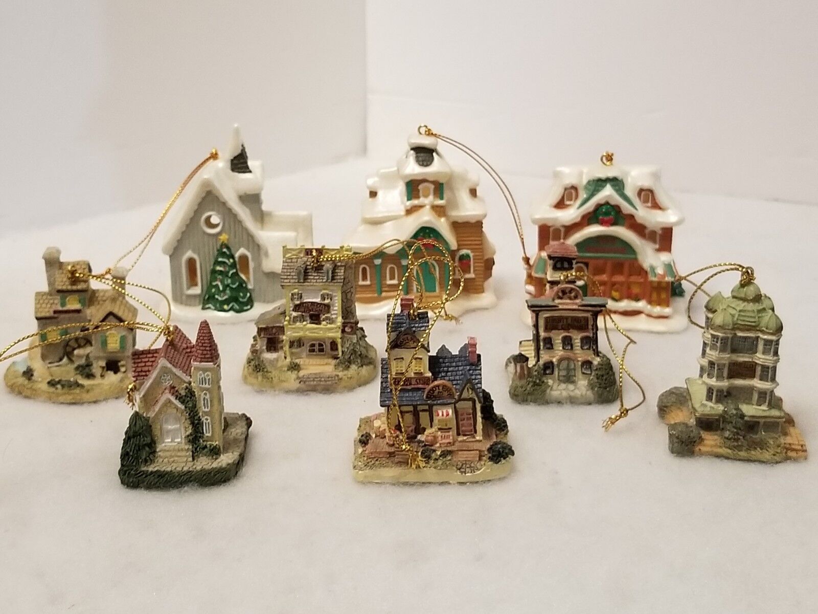 LOT OF 6 VINTAGE INTERNATIONAL RESOURCING HAND PAINTED BLDG CHRISTMAS ORNAMENTS
