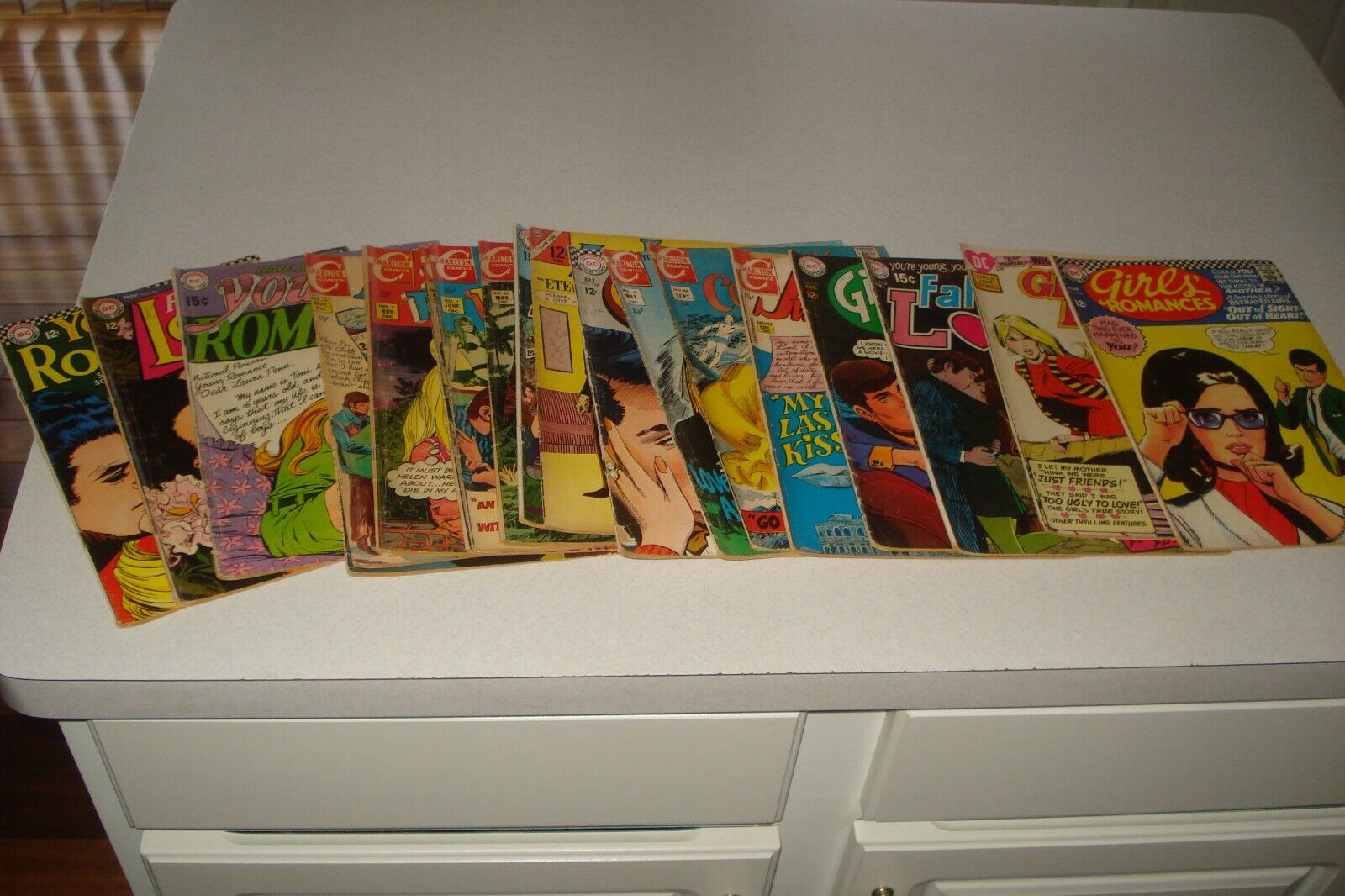 COLLECTION OF 19 ROMANCE COMICS FROM 1967-71, DC & CHARLTON, ALL PICTURED,SILVER