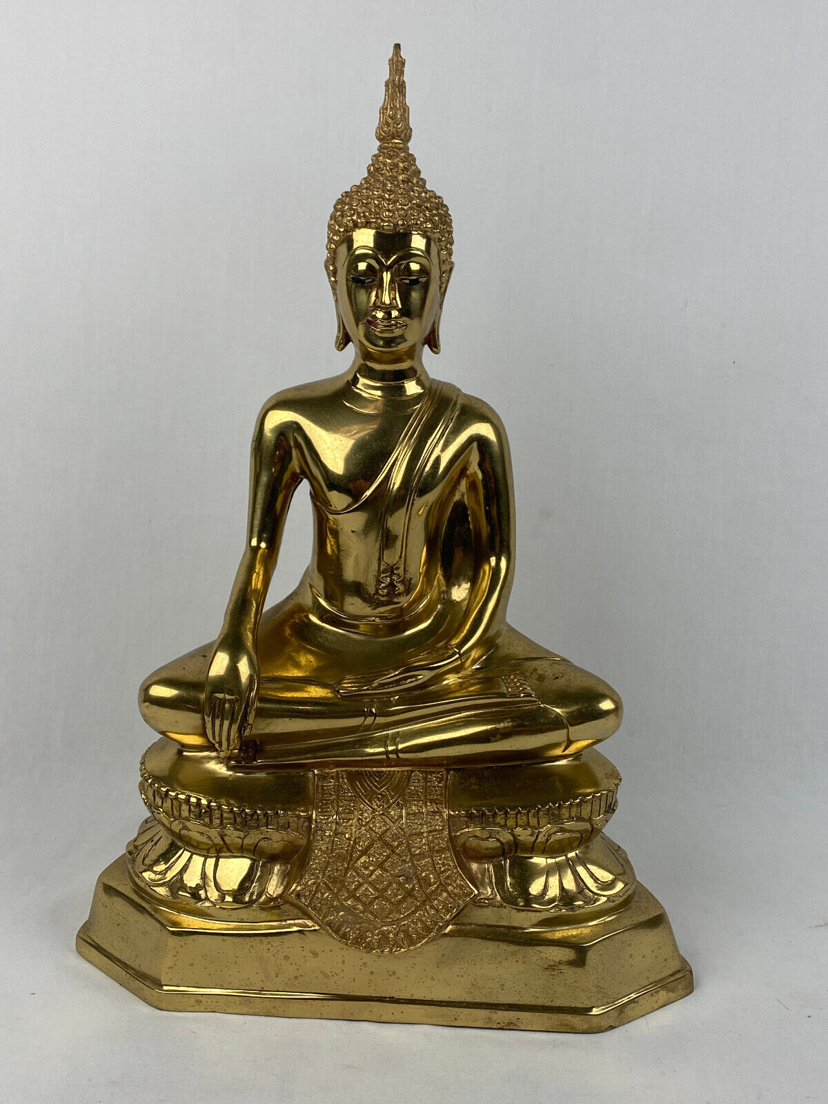 Vintage Large Seated Brass Buddha Statue 16\