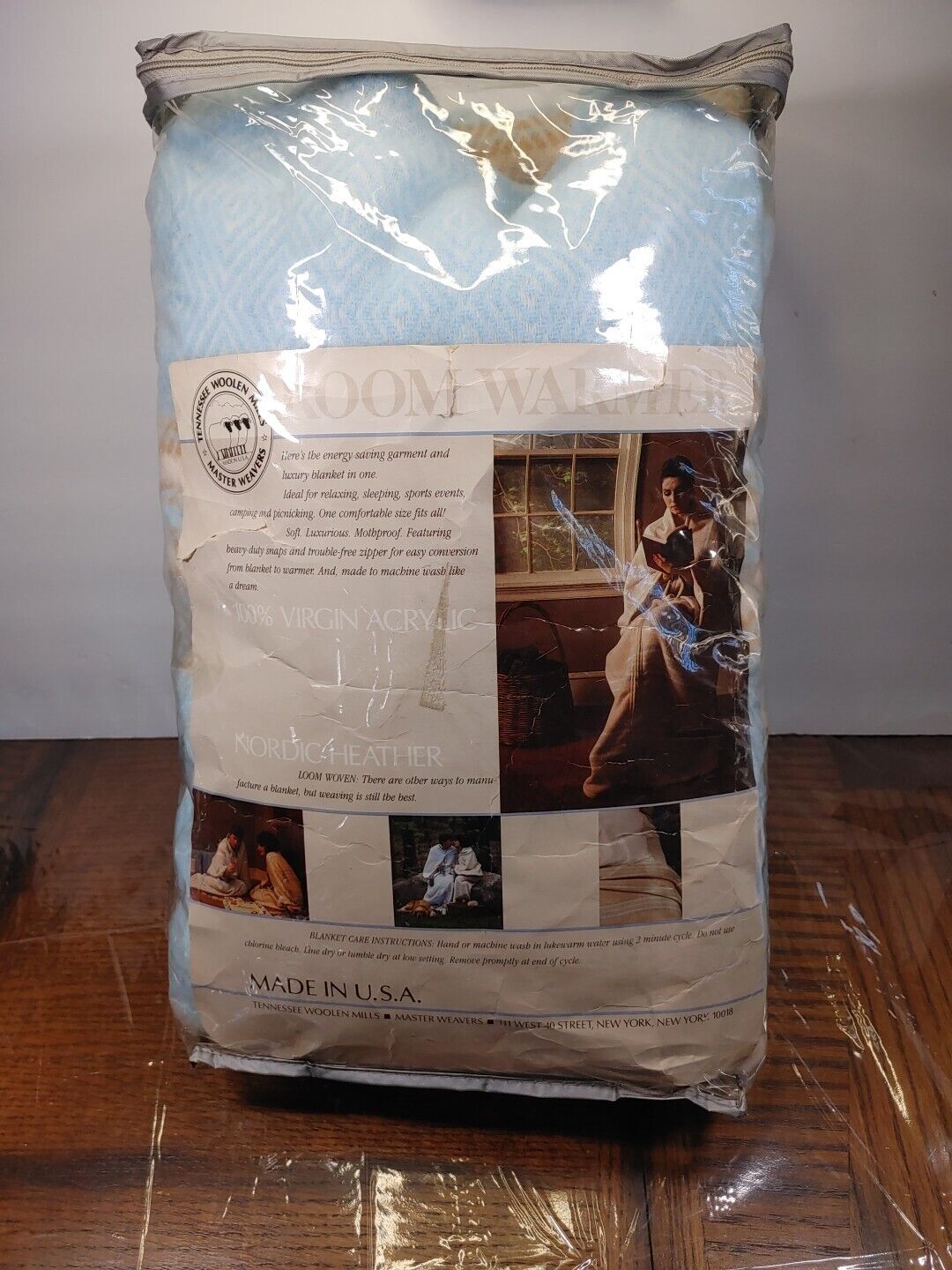 Tennessee Woolen Mills Virgin Acrylic Wearable Snap Blanket Throw Blue 60\