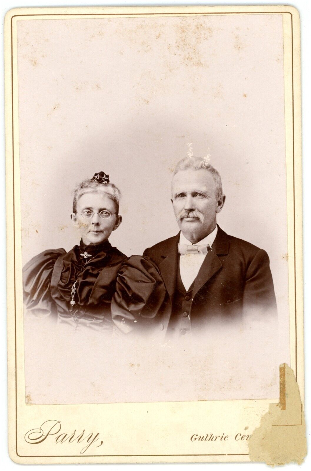 CIRCA 1880\'S CABINET CARD Sweet Older Couple Glasses Parry Guthrie Center, IA