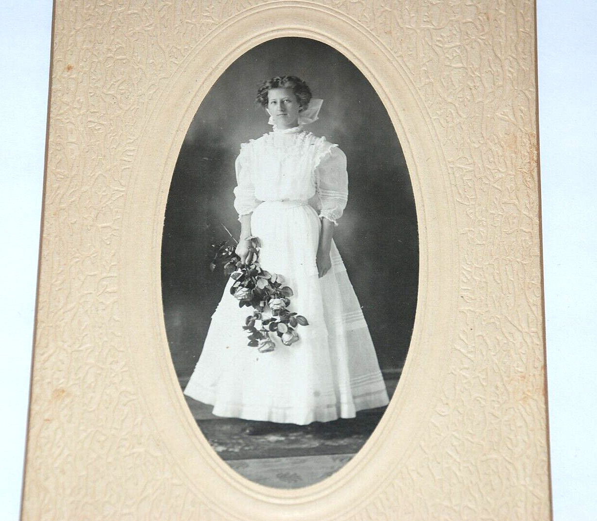 Cabinet Card Photograph Bride Holding Flowers Wedding Day Married White Dress
