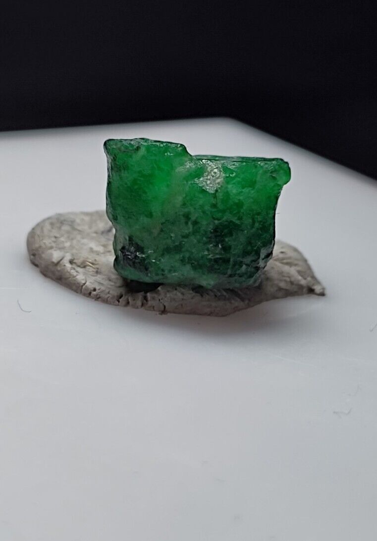 8crt Rough crystal Emerald from swat valley Pakistan