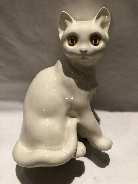 Vintage White Ceramic Cat Yellow Eyes Statue Figurine 7 1/8\