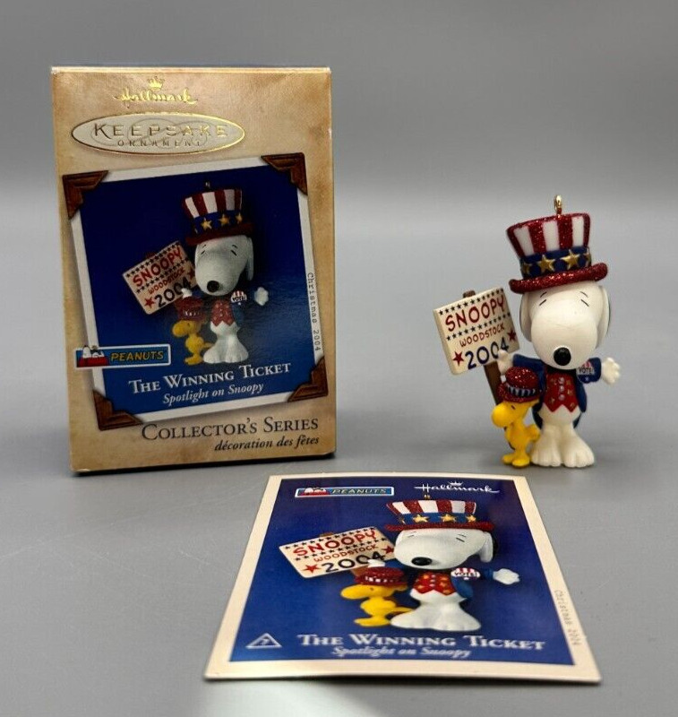 2004 Hallmark Keepsake Snoopy and Woodstock Peanuts Ornament in box 4th of July