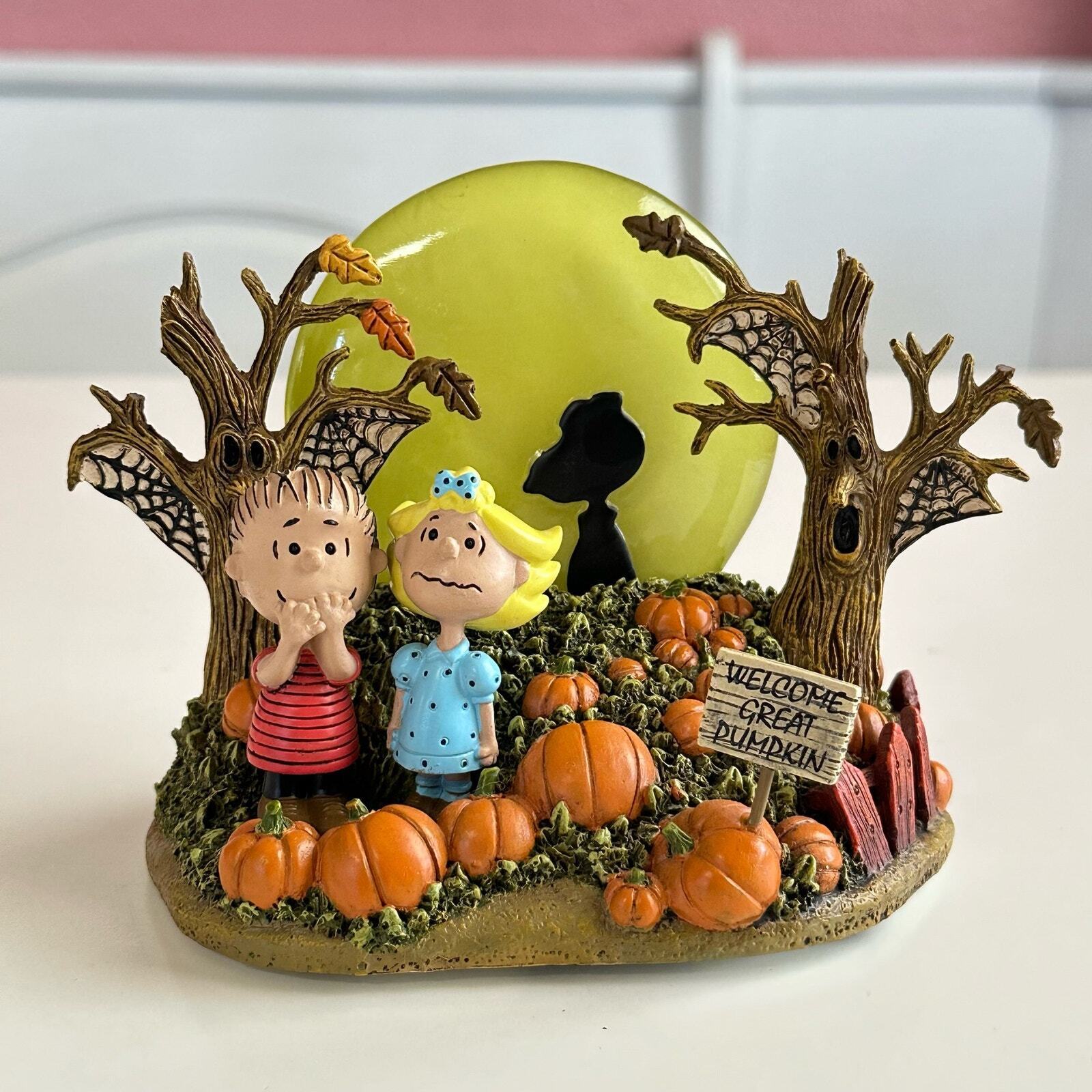 The Peanuts Trick or Treat Hawthorne Village Collection The Great pumpkin patch