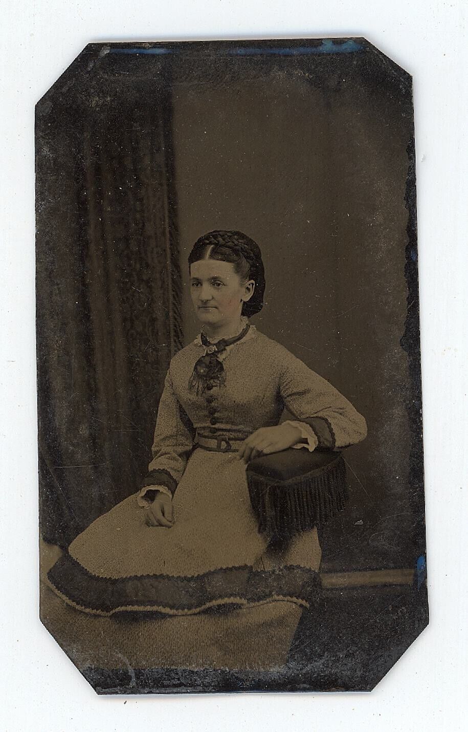 CIRCA 1860\'S 2.5X4.25 in 1/6 Plate Hand Tinted TINTYPE Beautiful Woman in Dress