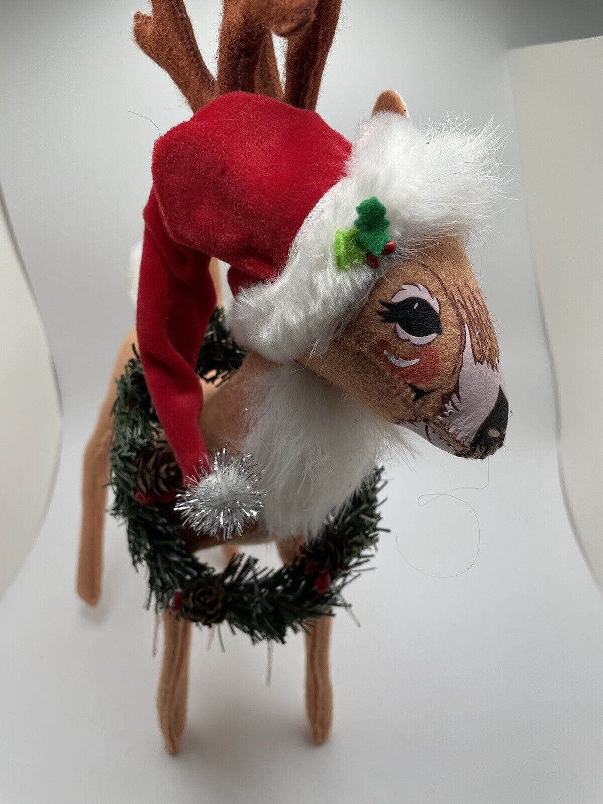 Annalee Christmas Reindeer with Santa Hat and Wreath 2010 75th Anniversary 15\