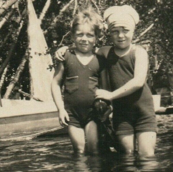 BEST FRIENDS, VINTAGE BATHING SUITS, LAKE BOAT, C.1920\'S PHOTO 