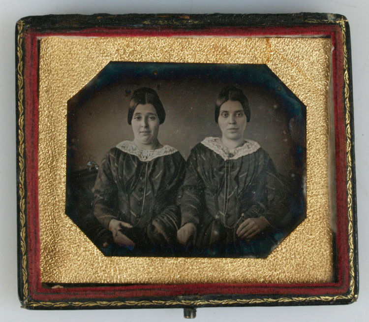 DAGUERREOTYPE EARLY,TWIN? SISTERS. 1/6TH PLATE, MOTHER OF PEARL FULL CASE.