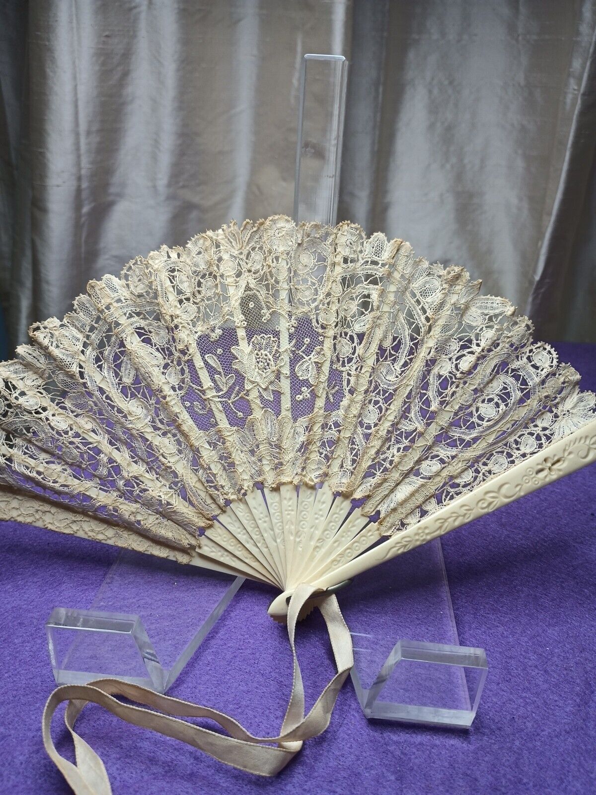 Antique Cream Color Lace Hand Folding Fan  Hand Made 6.5 \