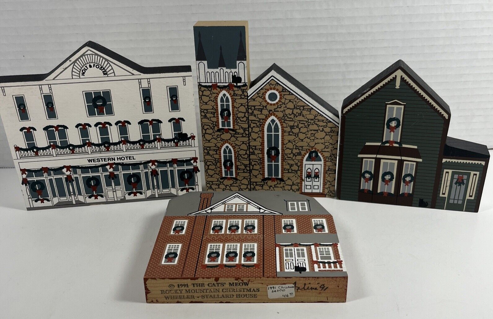 The Cats' Meow Village 1991 Rocky Mountain Christmas 4 Wooden Buildings