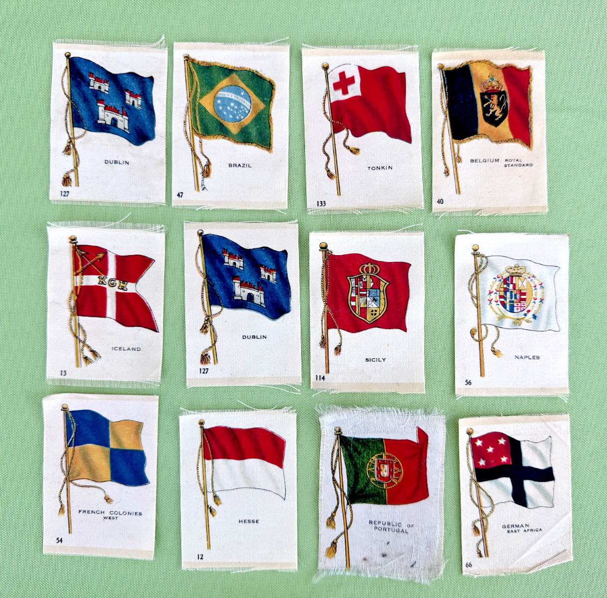 12 ANTIQUE TOBACCO CIGARETTE SILKS - FLAGS B646