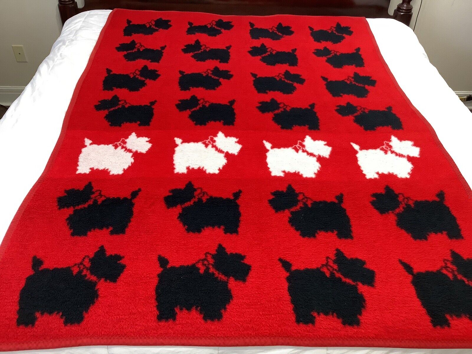 Vintage VUTEKS Yugoslavia Crown Crafts Reversible Scottish Terrier Blanket