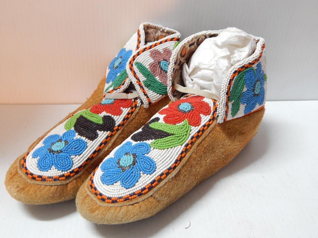VINTAGE NORTHERN WOODLANDS CREE INDIAN BEADED MOCCASINS W/ FULLY BEADED CUFFS