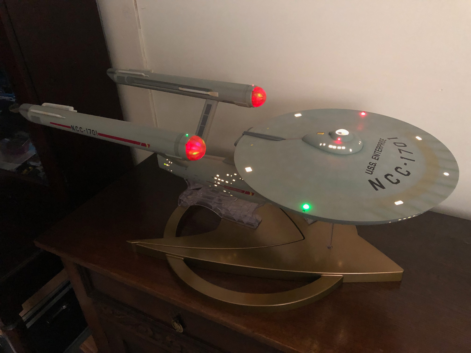 1/350 Scale Tomy Starship USS Enterprise. New in Sealed Box