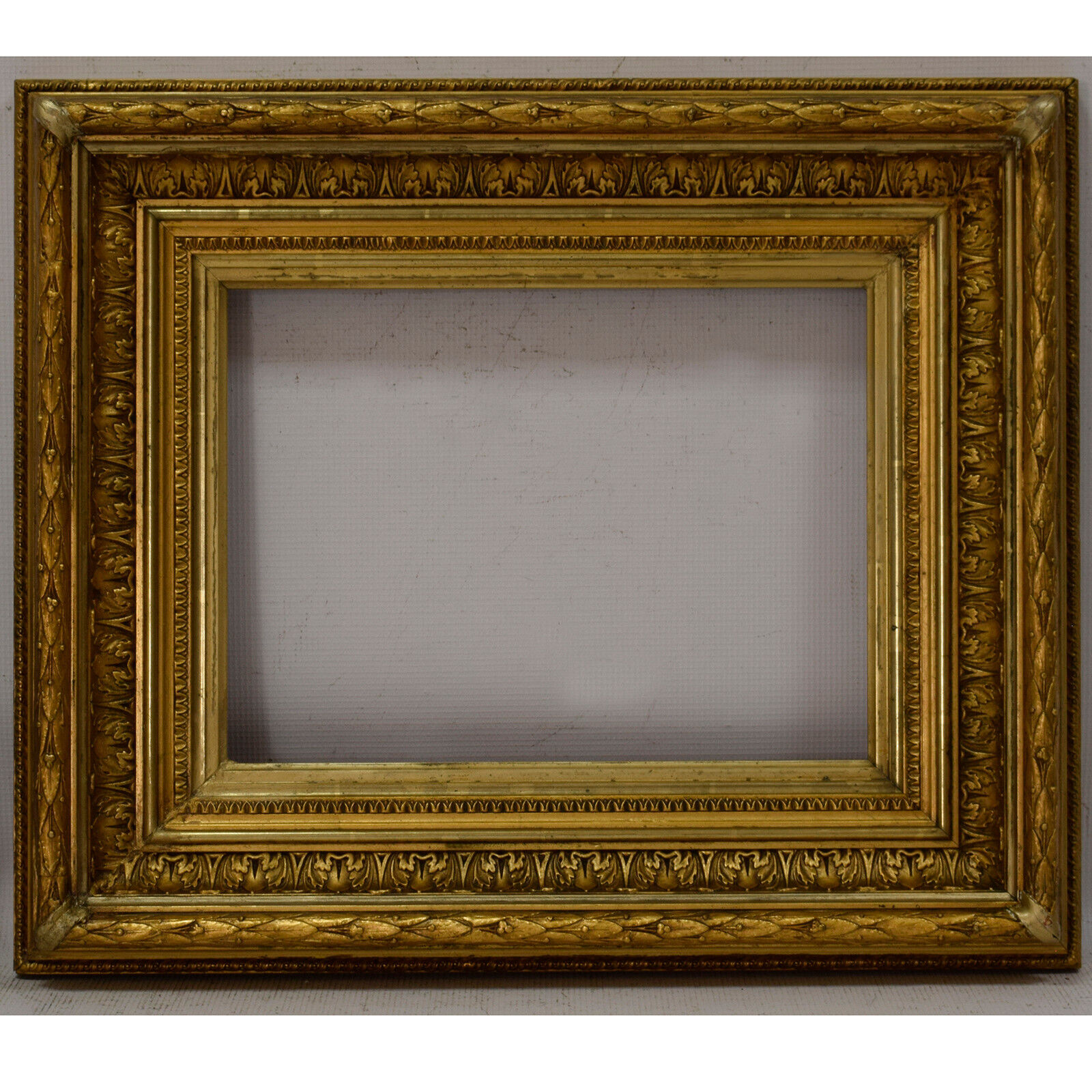 Ca.1900 Old wooden frame decorative original condition Internal: 13.5x10.4 in