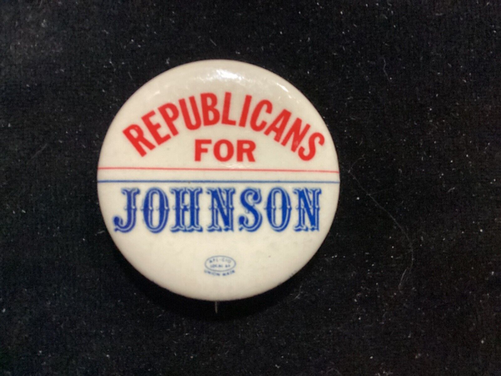 REPUBLICANS FOR JOHNSON1 1/4 INCH POLITICAL BUTTON