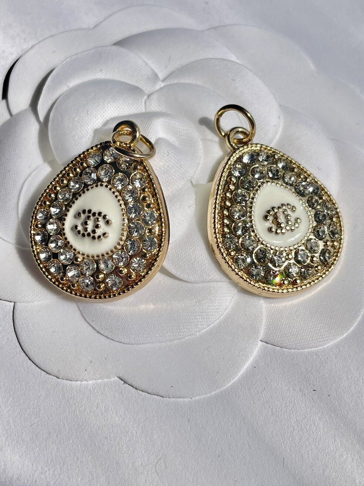 Vtg Button 2pc Chanel Button Zipper Pull Gold Crystals Rhinestones 25mm Teardrop