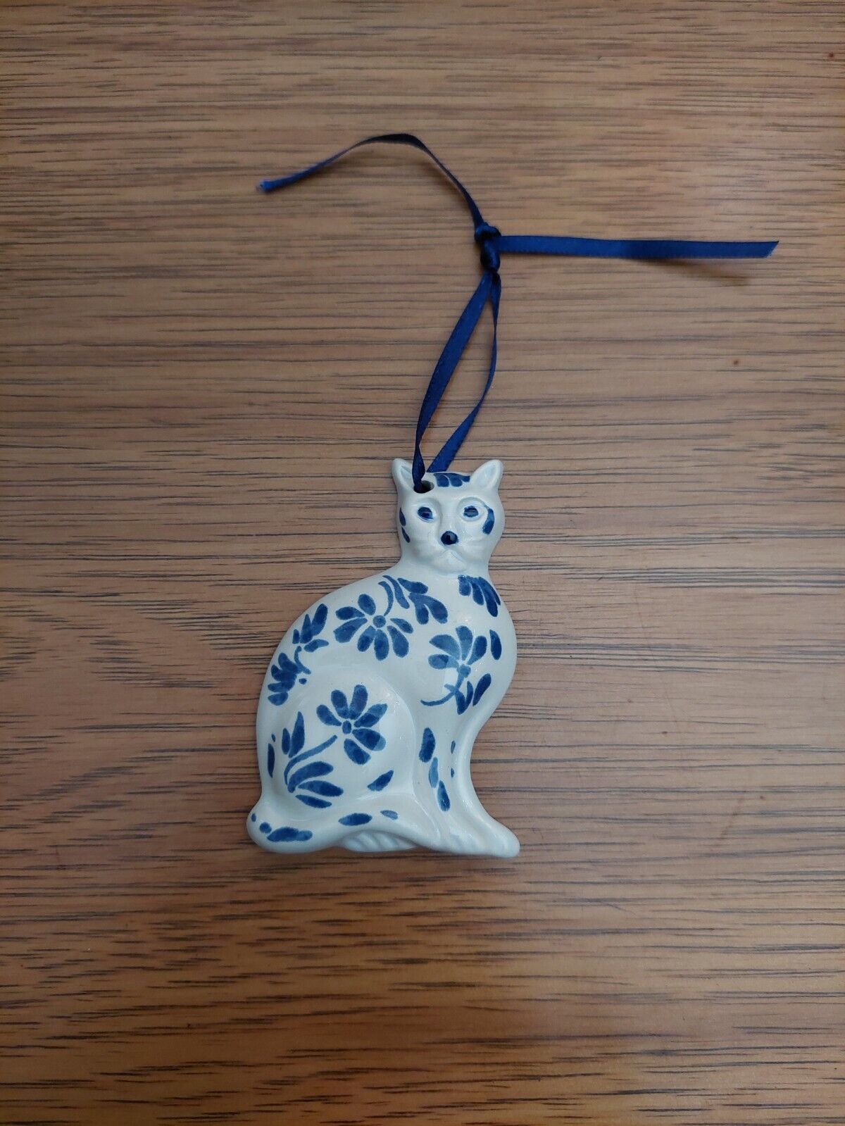 Royal Goedewaagen Blue Delft Christmas Cat Ornament Colonial Williamsburg