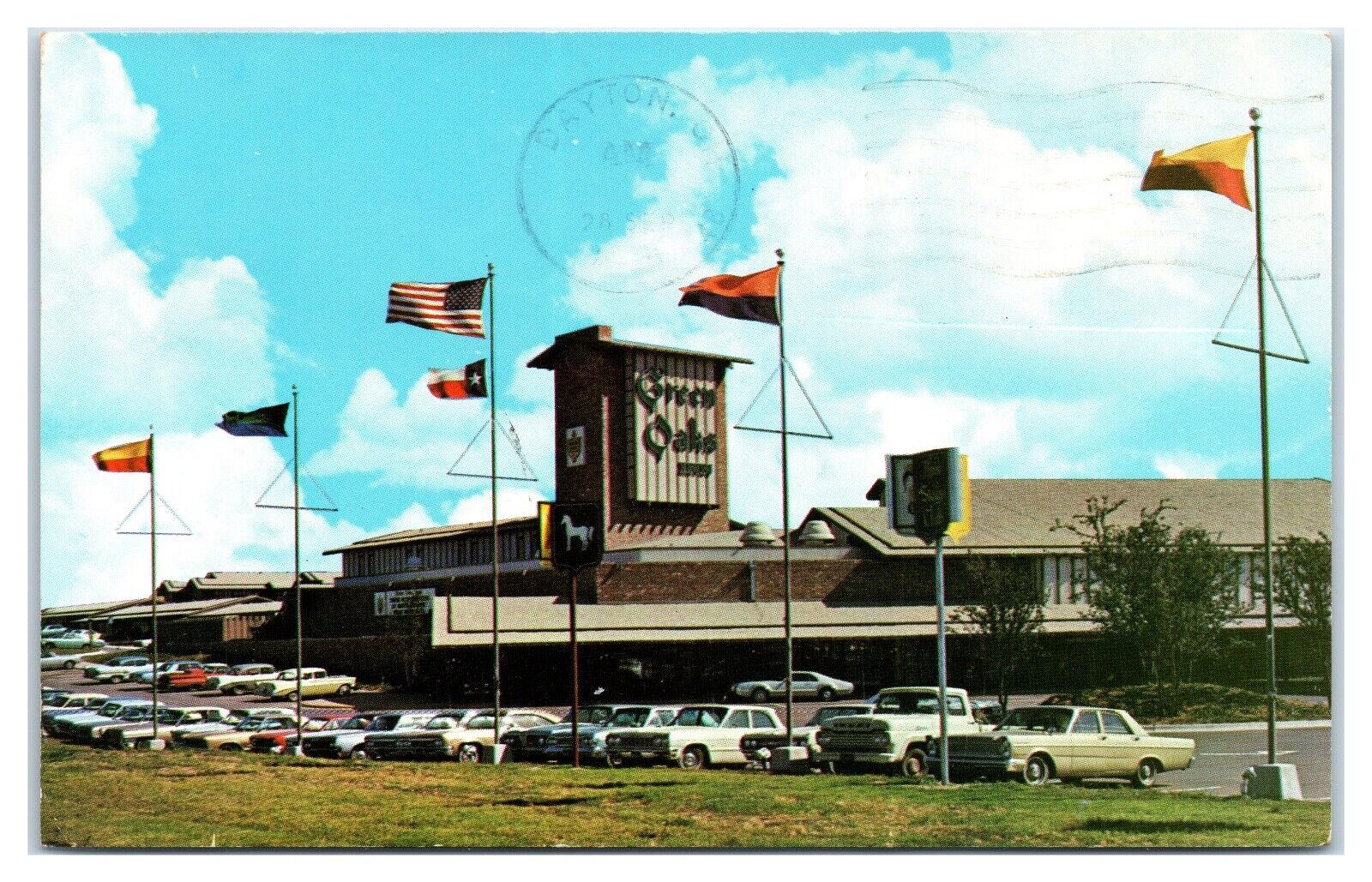 Postcard - Green Oaks Inn in Fort Worth Texas TX posted 1968