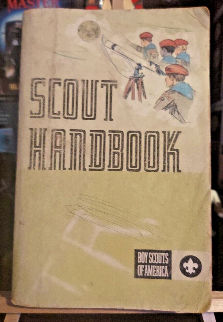 SCOUT HANDBOOK Boy Scouts of America Eighth Edition First Printing 1972 BSA BOOK