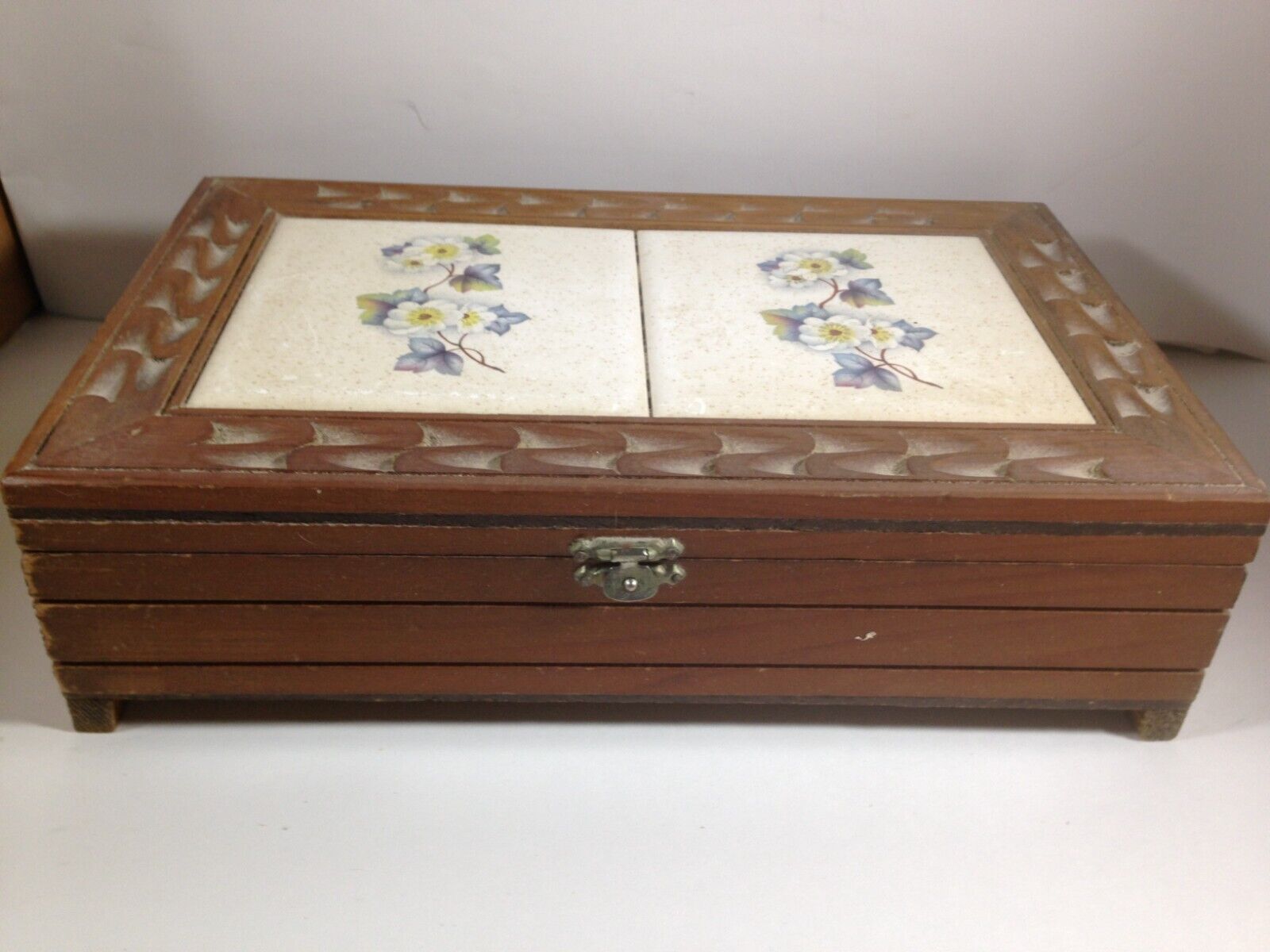 Vintage Wooden Keepsake Jewelry Box Floral Tile Lid 11” x 6-1/2”