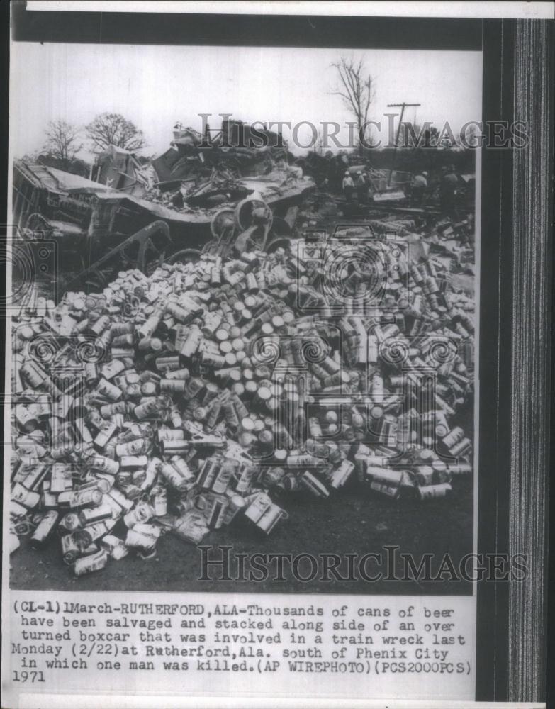 1971 Press Photo Recyclable Beer Cans Rutherford Alabam- RSA25477