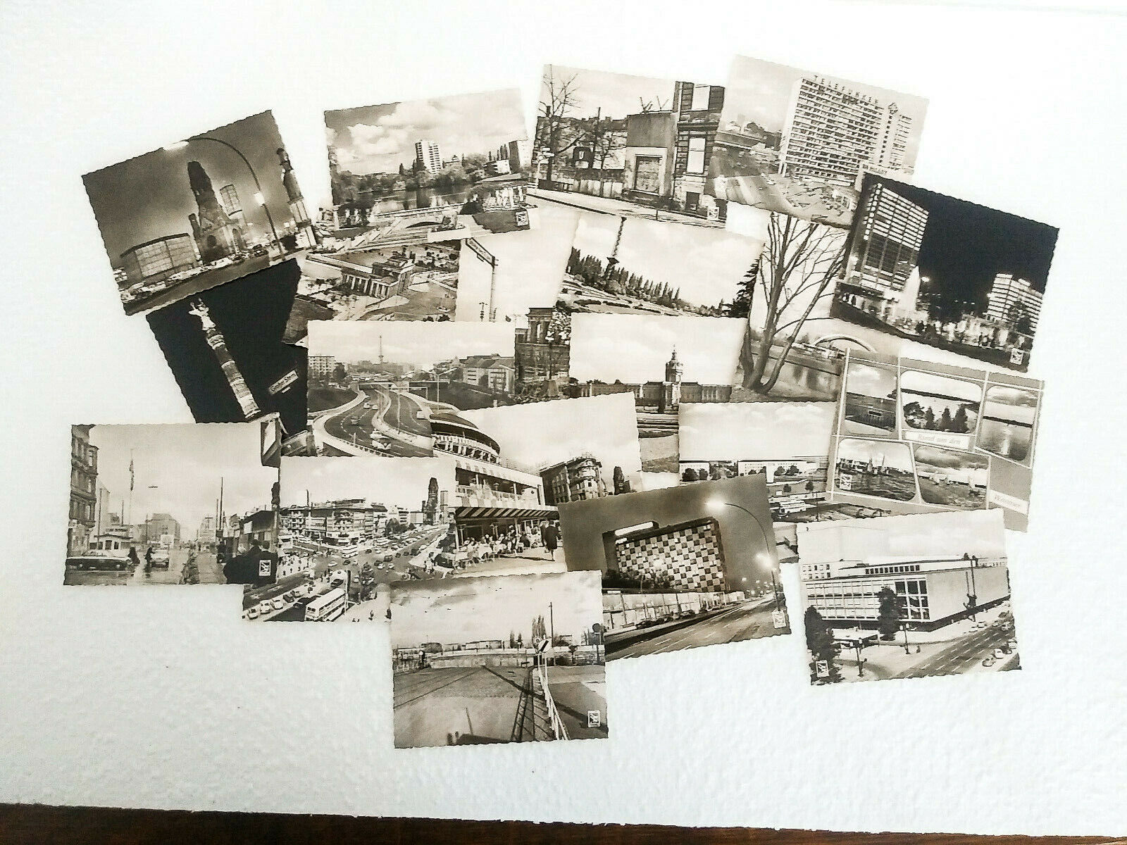 Die schonsten Kleinfotos von BERLIN | 19 vintage mini photos | Post-WW2