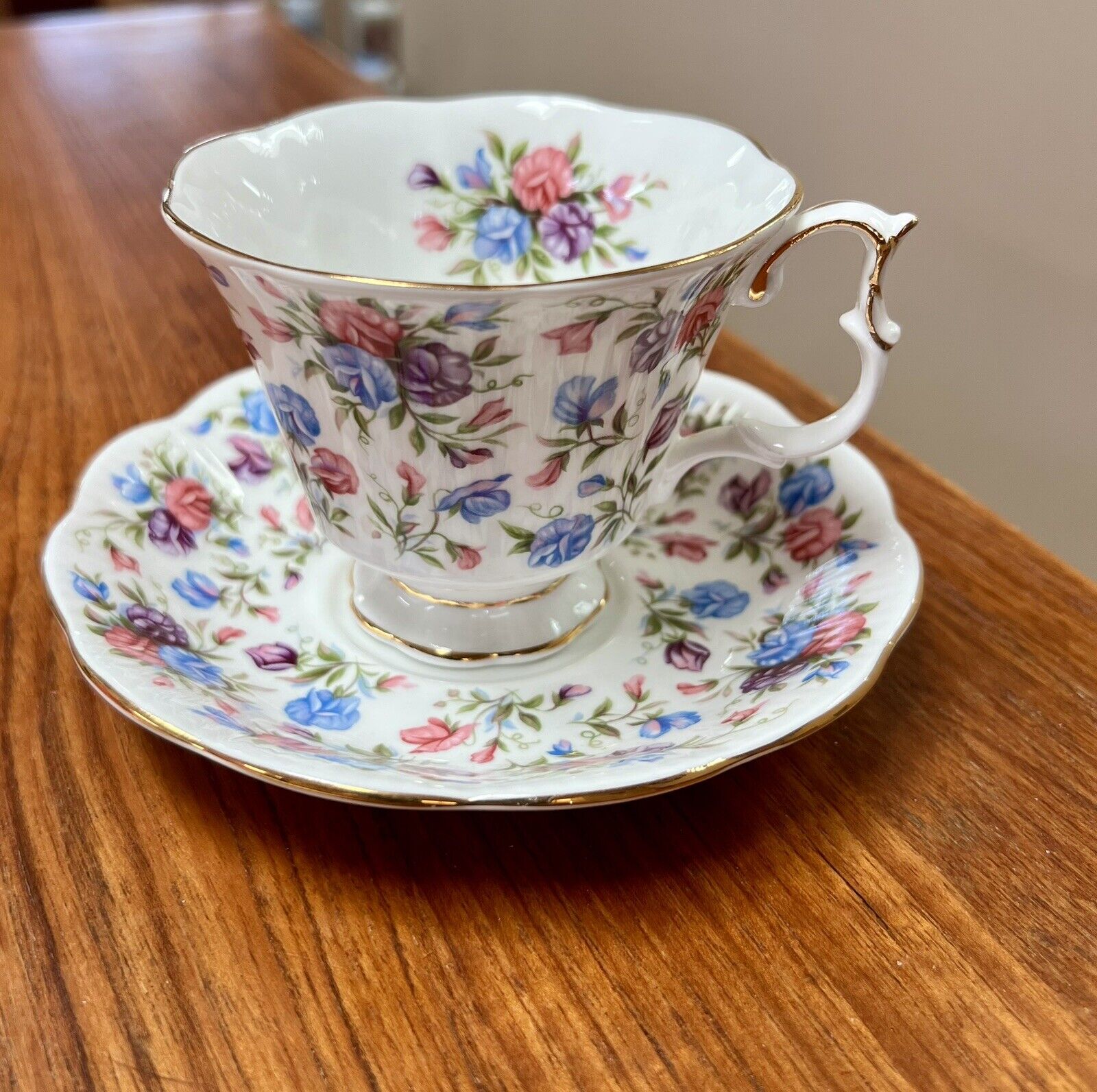 ROYAL ALBERT tea cup and saucer Sweet Pea teacup Mayfair pattern Nell Gwynne 