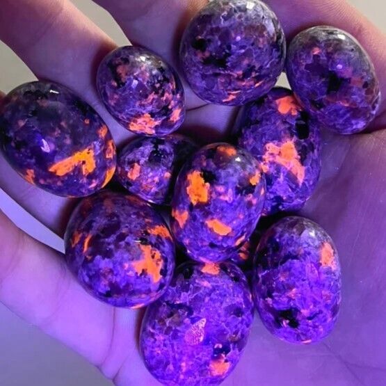 Natural Yooperlite UV Fluorescent Glowing Fire Rocks Flame Stone Tumbled Stone