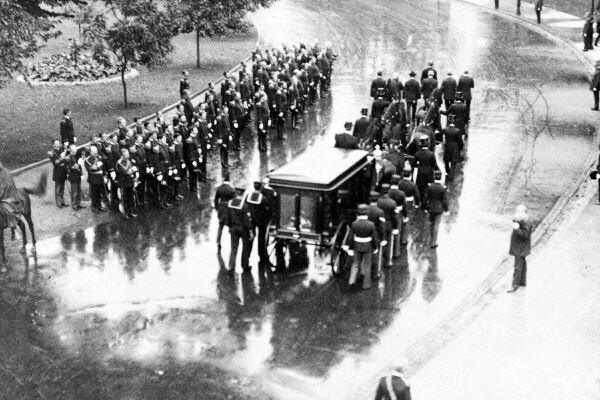 New 5x7 Photo: Funeral Procession for Slain U.S President William McKinley