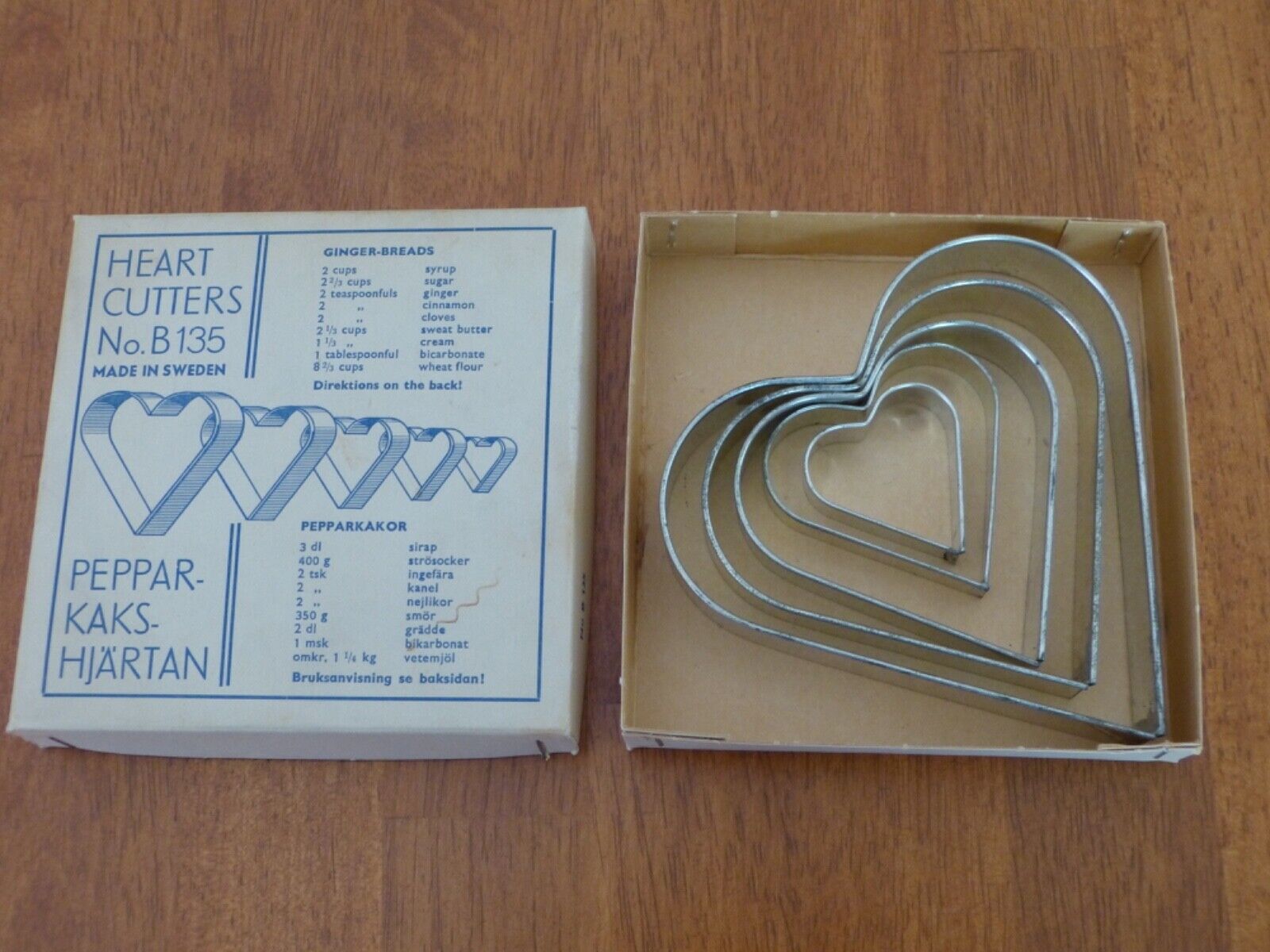 Early Set of 5 Nesting Heart-Shaped Cookie Cutters No B135, Factory Box, Sweden