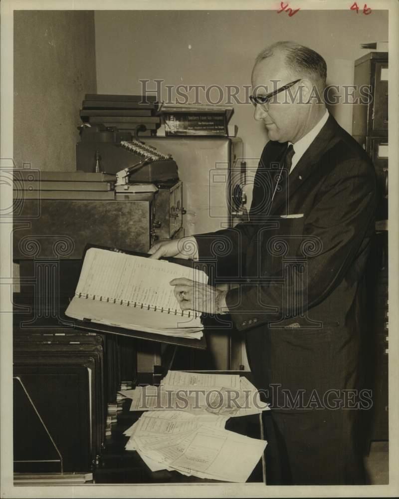 1961 Press Photo Travis County District Attorney Tom Blackwell - hca69007