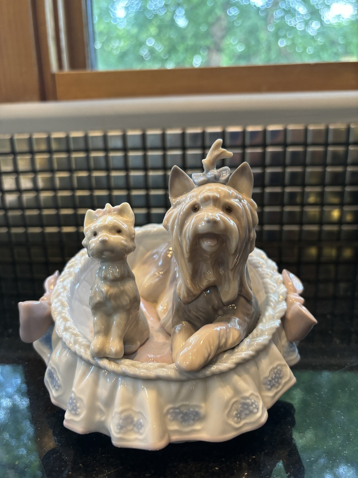 Beautiful Lladro Porcelain Figurine \'Our Cozy Home\' Dogs in Basket #6469