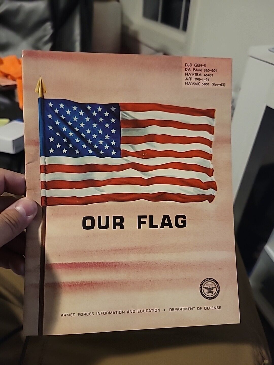1959 How to Respect and Display Our American Flag by US Marines DoD - Booklet D1