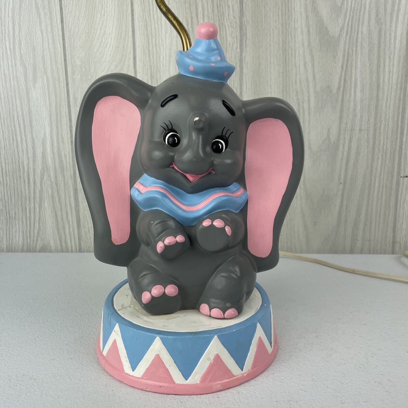 VTG RARE 1974 Disney Dumbo Elephant Ceramic Table Lamp Light 16