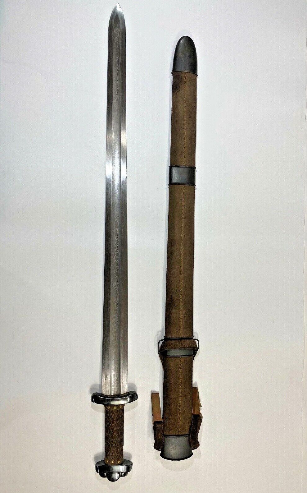 Hanwei Godfred Viking Sword Damascus Steel Hand Forged Pattern, Welder Blade